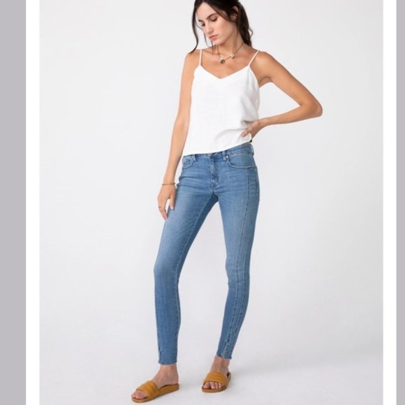 Unpublished KORA Mid Rise Skinny Jeans in Breeze Size 27 - Picture 15 of 15